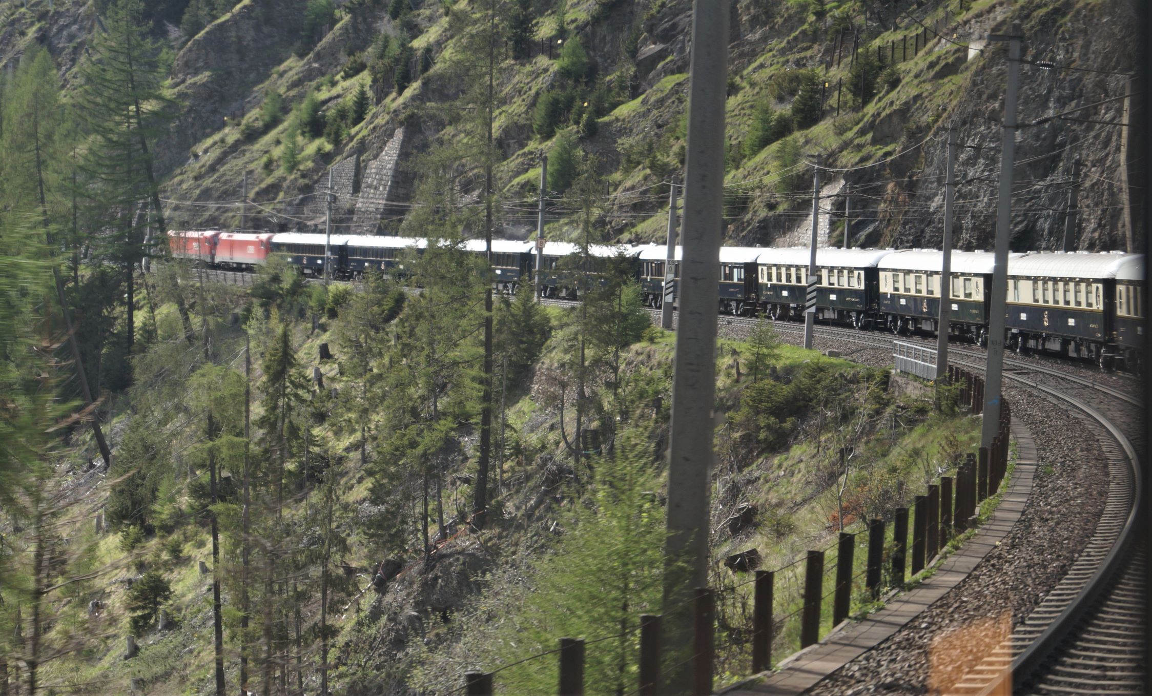Le train traverse de merveilleux paysages © Anne Valério