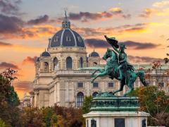 Statue de l'archiduc Charles sur la place Heldenplatz