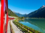 Train Bernina dans les Alpes